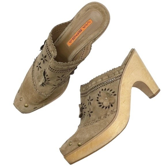 Via Spiga Light Brown Suede Laser Cut Floral Suede Studded Mule Women’s Size 6.5 - Picture 1 of 14